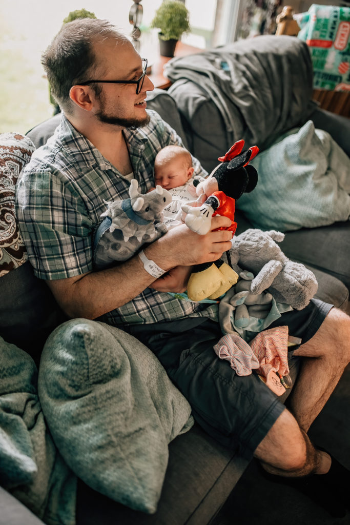 dad with new baby, newborn session cleveland ohio
